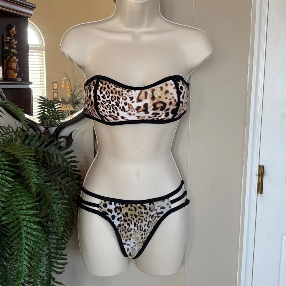 Kendall & Kylie 2-Piece Bandeau Bikini Strapless Cagey Animal Print Leopard